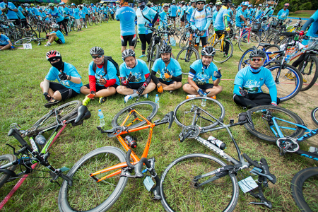 KAMPHAENGPHET AUGUST 16 : Unidentified Cyclist in prepared for "Bike for mom event", event show respected to Queen of Thailand by the participant cycling, on August 16, 2015, Kamphaengphet, Thailand.のeditorial素材