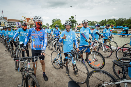 KAMPHAENGPHET AUGUST 16 : Unidentified Cyclist in prepared for "Bike for mom event", event show respected to Queen of Thailand by the participant cycling, on August 16, 2015, Kamphaengphet, Thailand.のeditorial素材
