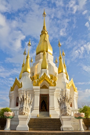 Golden pagoda in the temple of Ubon Ratchathanee, Thailandの写真素材