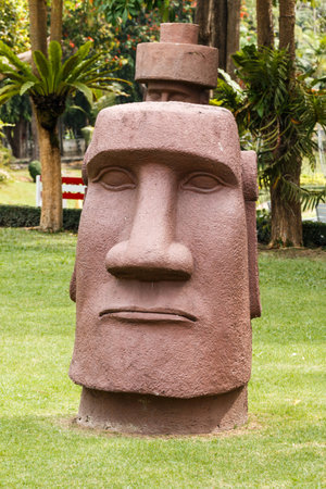 PATTAYA, THAILAND - DECEMBER 27, 2014: Statues of Easter Islandin in Mini Siam Park. Mini Siam is a famous miniature park attraction. It had been constructed in 1986のeditorial素材