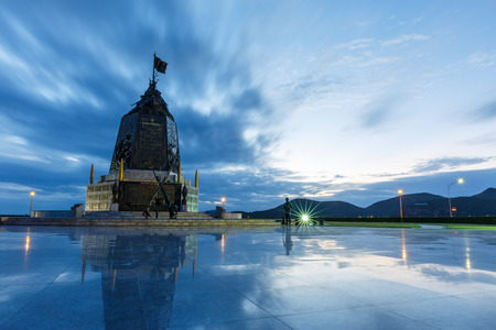 SATTAHIP, THAILAND â AUGUST 24, 2015 : The Marine Corps Monument along the sea in twilight time in Sattahip Chonburi  , Thailand on August 24, 2015.のeditorial素材