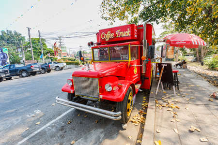 PHITSANULOK , THAILAND - MARCH 16, 2016 : The coffee and bakery truck in front of  Wat Phra Sri Rattana Mahathat (Wat Yai) . Located in Phitsanulokprovince northern of Thailand on March 16 ,2016のeditorial素材