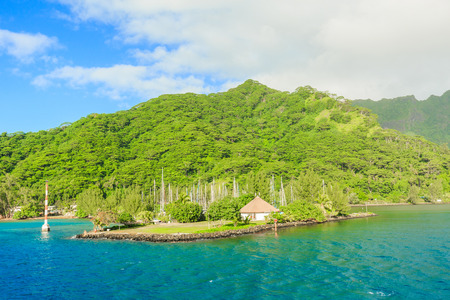 PAPEETE, FRENCH POLYNESIA â JULY 12, 2018 : The Beautiful sea and sailing boats in Moorae Island at Tahiti PAPEETE, FRENCH POLYNESIA.の写真素材