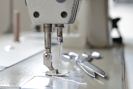 sewing machine 