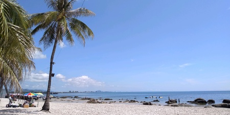 White sand under blue skyの素材