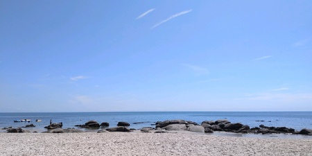 White sand under blue skyの素材