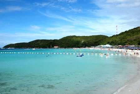 ta-waen beach at koh larnの写真素材