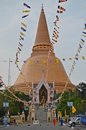 wat phra pathom chedi in nakhon pathom in thailandのeditorial素材