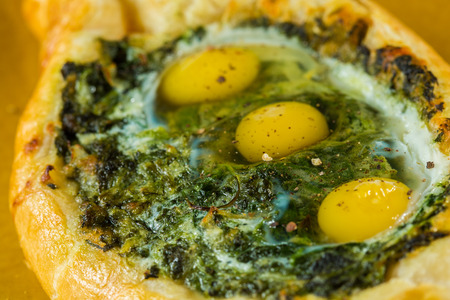 close up adjarian khachapuri at restaurantの写真素材