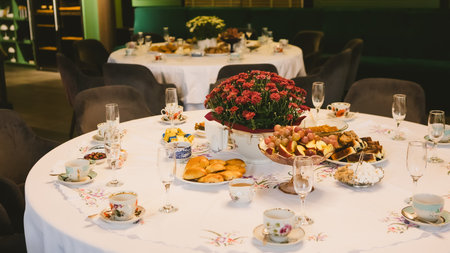 A beautiful table set for an autumn celebration.の写真素材