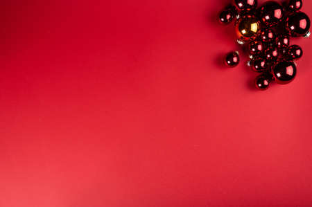 Christmas composition. Christmas decorations, fir tree decortions. top view, copy space. Christmas flatlay, New year flatlay. New year 2021. christmas flatly. New year background. New year flatlyの写真素材