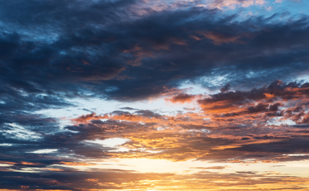 Sunset sky, beautiful summer sky in sunsetの写真素材