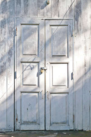  old vintage door with light の写真素材