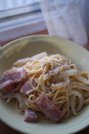 close up delicious carbonara pastaの写真素材