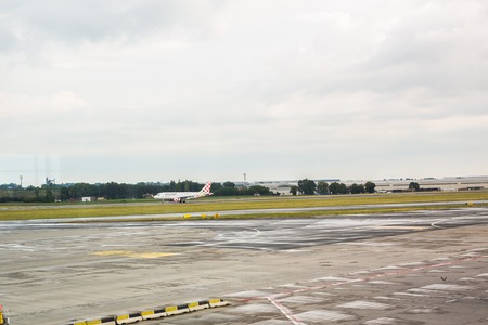 PRAGUE, CZECH REPUBLIC - JUNE 16, 2017: Airbus A320 Volotea, landing in Prague airport.のeditorial素材