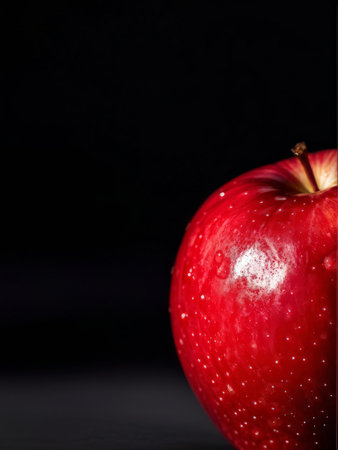 fresh red apple in the kitchenの素材