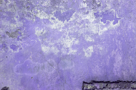 Aged street grunge violet wall background, textureの写真素材