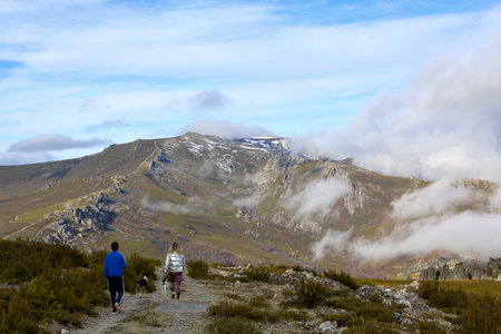 Walking towards the peak of El Teleno in the province of LeÃ³n in Spain at the beginning of the harsh plateau winterのeditorial素材