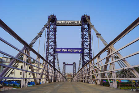 Anand Mohan Mathur Jhula Pul is a public pedestrian suspension bridge in Indore, Madhya Pradesh, India. Suspension Bridge. Cable Bridge. Rope Bridge.の写真素材