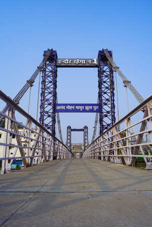 Anand Mohan Mathur Jhula Pul is a public pedestrian suspension bridge in Indore, Madhya Pradesh, India. Suspension Bridge. Cable Bridge. Rope Bridge.の写真素材
