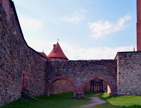 Antique Trakai castle wall. One of most visited tourist places in Lithuania. XIV, XV century architecture. のeditorial素材