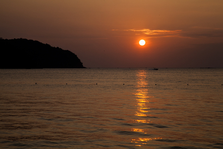 sunset on the ocean on the island of Sri Lankaの写真素材