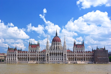 Parliament building and Danube river in Budapest, Hungary のeditorial素材