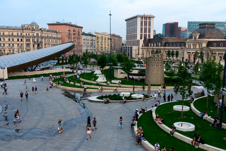 Square in front of Paveletsky Railway Stationのeditorial素材