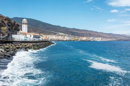 On the shore of the ocean Atlaniticheskogo on the island is the town of Candelaria tenerefeの写真素材