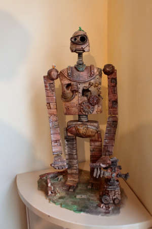 Terracotta fantasy sculpture of the iron giant directed by Brad Bird, single piece molded and Painted by Maurizio Grandinetti artistのeditorial素材