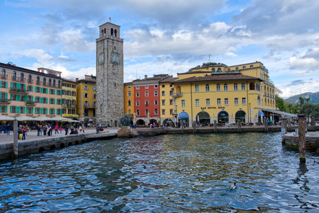 Riva del Garda, Italy. Old town and medieval tower Torre Apponale early in the morning.のeditorial素材
