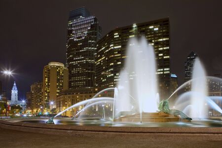 Beautiful fountain in front of the Philadelphia skylineの写真素材