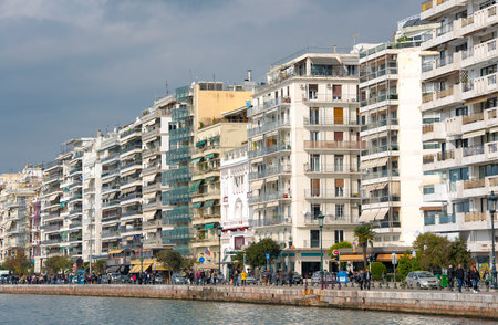 THESSALONIKI - NOV 19: Panoramic view of The main Embankment of Thessaloniki, promenade of Thessaloniki, 19 November 2017 in Greeceのeditorial素材