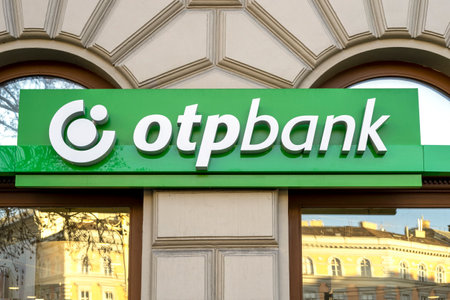 BUDAPEST - JAN 20: Logotype of OTP Bank over the entrance in Budapest, January 20. 2022 in Hungary. OTP Bank Group is one of the largest independent financial service providers in Eastern Europeのeditorial素材