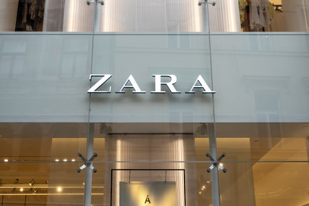 BARCELONA - JAN 20: Facade of Zara store in Barcelona, January 20. 2022 in Spainのeditorial素材