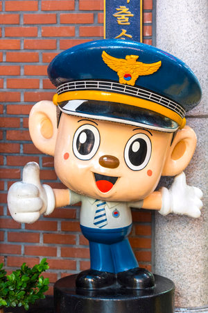 SEOUL - OCT 02: Kind cartoon character in front of National Police Agency in Seoul, October 02. 2016 in South Korea.のeditorial素材