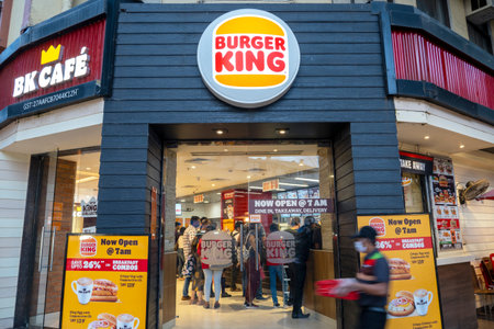 MUMBAI - SEPT 24: Facade of Burger King restaurant in Mumbai on September 24. 2022 in Indiaのeditorial素材
