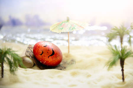 A concept with an Easter egg that travels during a pandemic. The idea is that there are no boundaries for Easter.の写真素材