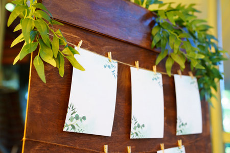 seating cards for guests for the holidays.