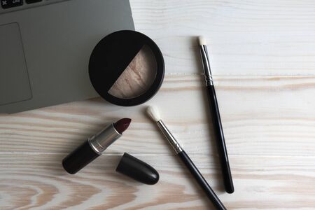 female desktop, a set of cosmetics on the desktop, layouts for branding labels, flat lay
の写真素材