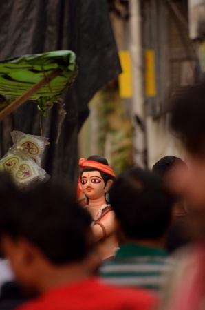 A idol is carrying at Kolkataのeditorial素材