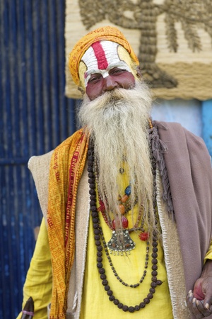 KATHMANDU-OCT 7: A Sadhu at Pashupatinath Temple in Kathmandu, Nepal on October 7, 2008. The two primary sectarian divisions in sadhu community are Shaiva sadhus and Vaishnava sadhus. のeditorial素材