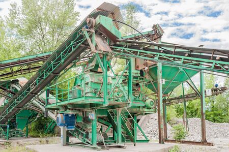 Machinery of a plant for the extraction of gravel