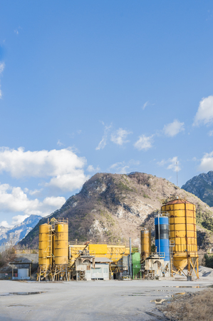 Plant for the production of concrete.
With various types of silos.のeditorial素材
