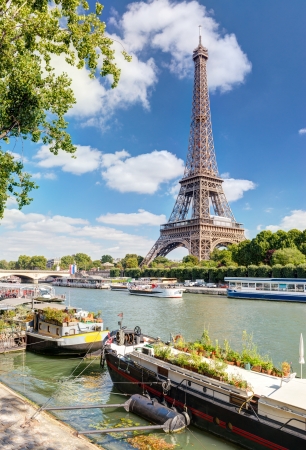 View of the Eiffel tower from the river Seine, Parisの写真素材