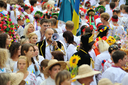 KIEV, UKRAINE - AUGUST 24: Mega march of embroideries in the Ukrainian capital Kyivのeditorial素材