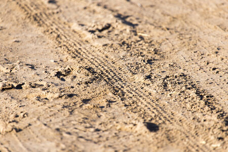 trace of the tire tread