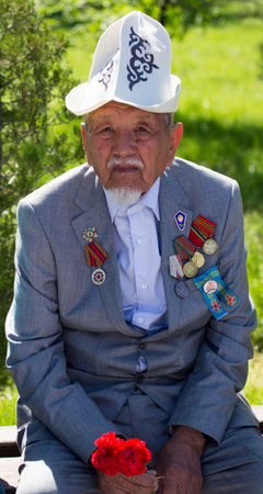 Shymkent, KAZAKHSTAN - May 9, 2017: Veterans of the war. The feast of the victory of the Red Army and Soviet people in the Great Patriotic War of 1941-1945.のeditorial素材