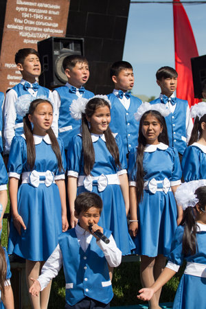 Shymkent, KAZAKHSTAN - May 9, 2017: Children's Choir. The feast of the victory of the Red Army and Soviet people in the Great Patriotic War of 1941-1945.のeditorial素材