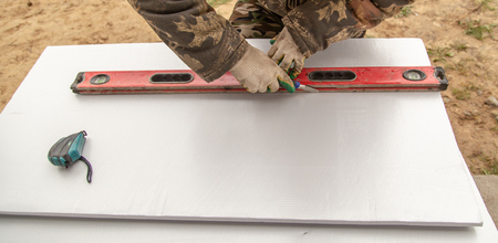 Thermal insulation of walls in the house foam .